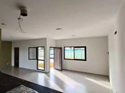 Casa 3 ambientes con 1 baño