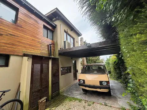 Casa 2 ambientes con 2 baños