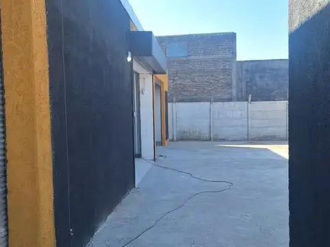 Alquiler de local Comercial a estrenar en Pando