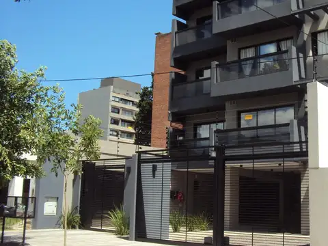 2 AMB AL FRENTE A ESTRENAR