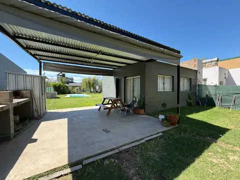VENTA CASA 1 DORMITORIO CON PILETA EN ROLDAN TS3