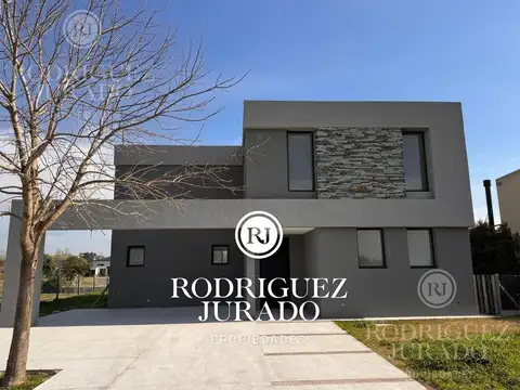Casa en venta a la laguna San Matias Escobar
