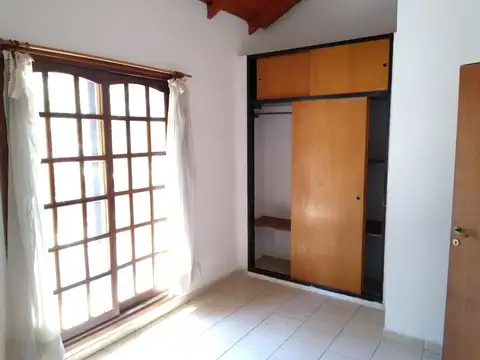 Depto Tipo Casa en Alquiler de 4 ambientes
