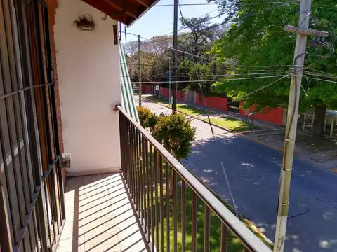 Depto Tipo Casa en Alquiler de 3 dormitorios