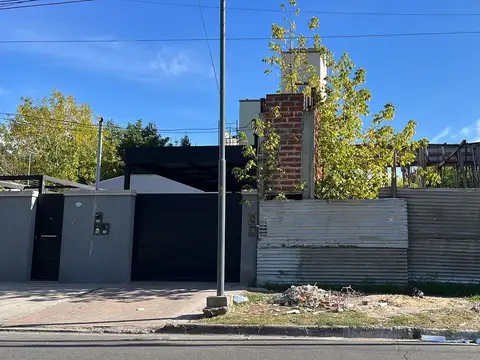 LOTE DE TERRENO 10 X 38 CON MEJORAS OPORTUNIDAD S/PAVIMENTO