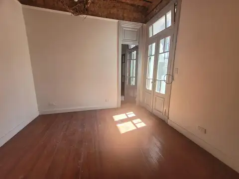 Depto Tipo Casa en Alquiler 90 años
