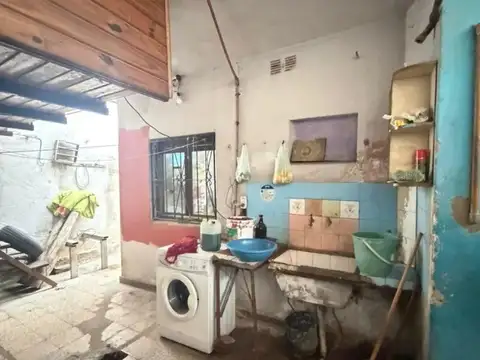 Venta Casa 4 Ambientes + Local Comercial En Esquina  Merlo