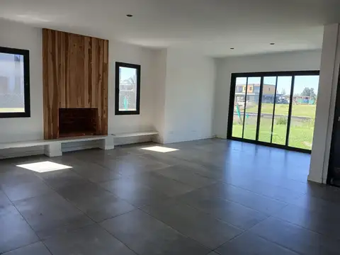 Casa en Alquiler de 3 dormitorios