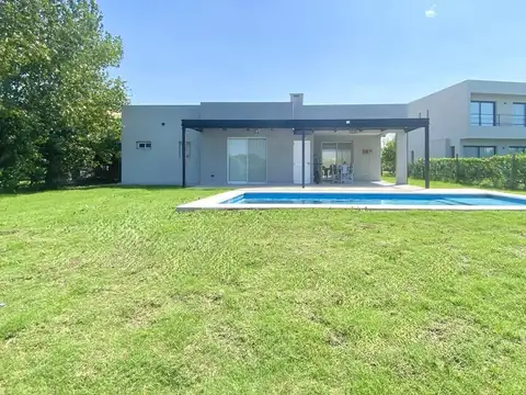 Casa en Venta en El Canton, USD 270.000