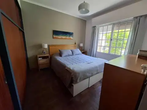 Casa 6 ambientes con 2 baños