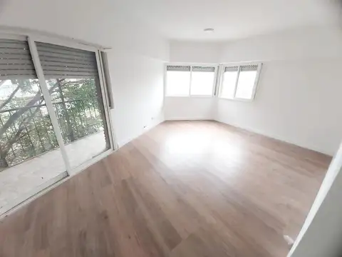 Hermoso 4 amb con muy luminoso y ventilado, reciclado a nvo