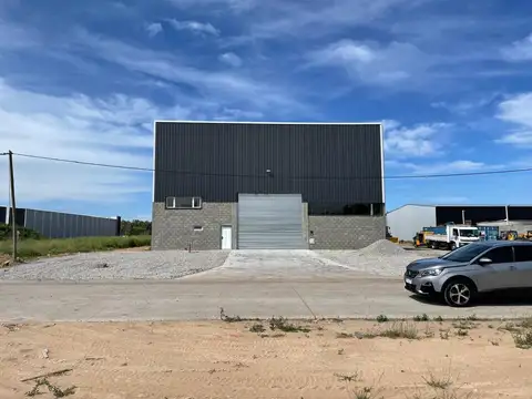 Galpon en Alquiler 38  mts Fondo