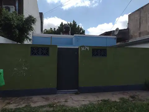 CASA CON PATIO