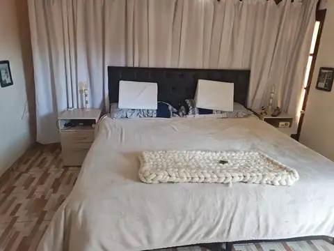 Casa 2 ambientes con 2 baños