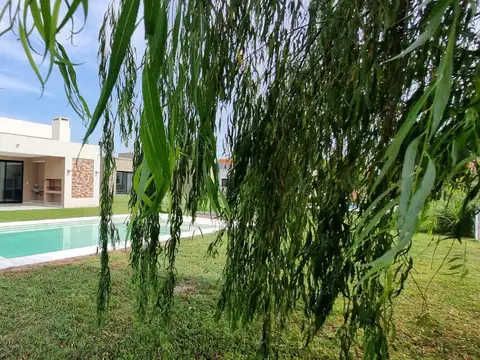 Casa tres dormitorios en barrio cerrado santa Rita san Vicente Buenos Aires