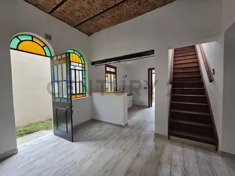 Casa 5 ambientes con 1 baño