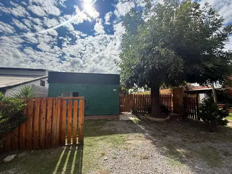 OPORTUNIDAD CASA EN VENTA CON JARDIN COUNTRY RODA BAJAS EXPENSAS TOMA VEHICULO