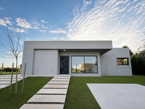 Casa a estrenar de 5 amb. en San Sebastian Country Club
