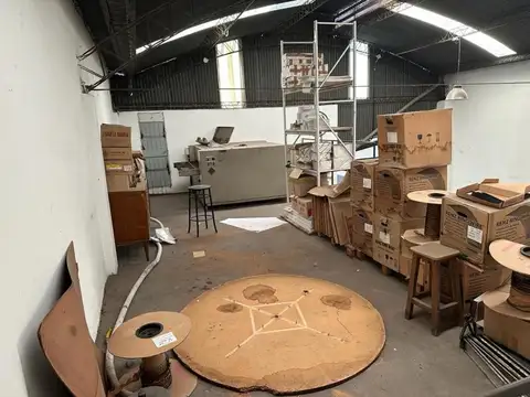 VENTA DE GALPON DE 530 MTS METROS DE AVENIDA SAN MARTIN