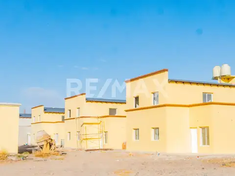 Casa 5 ambientes con 2 baños