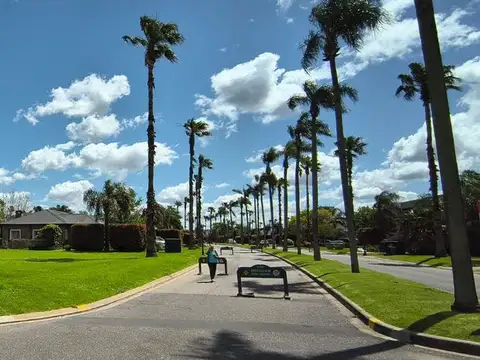 Venta Lote Esquina San Marino Funes Hills 1164 m2