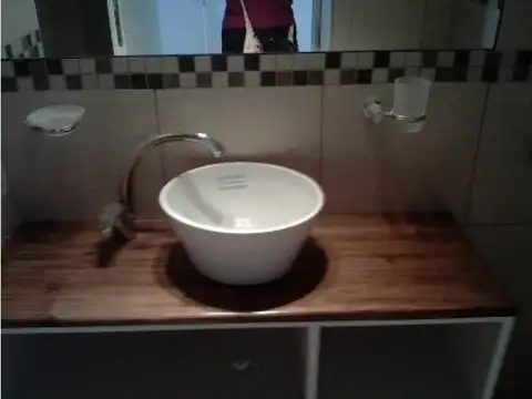 IMPECABLE dpto de 1 Amb. CON MUEBLES con cochera.