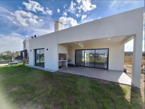 Casa  en Venta ubicado en San Ramiro, Pilar del Este, Pilar