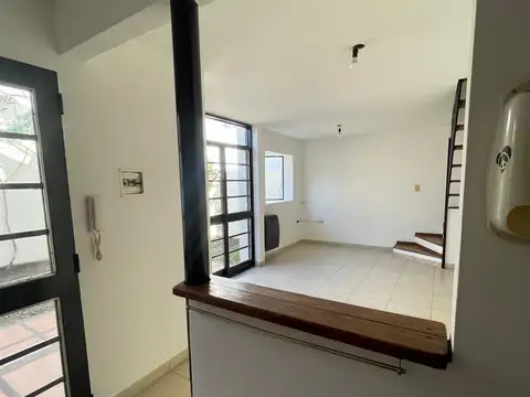 Depto Tipo Casa en Alquiler de 2 dormitorios