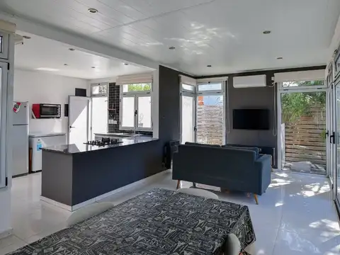 Casa 4 ambientes con 1 baño