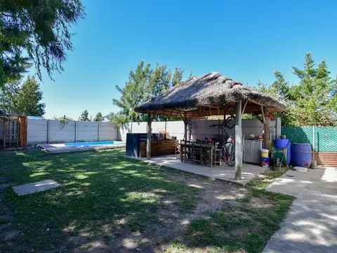 Casa en Venta con 2 cocheras