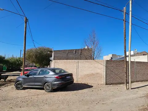 Jose Marti   1043 y Juan Savron