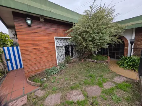Casa en Venta en Castelar Sur, USD 75.000