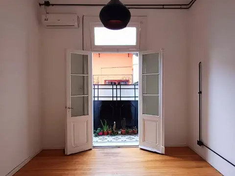 Depto Tipo Casa en Venta en Monserrat, USD 150.000