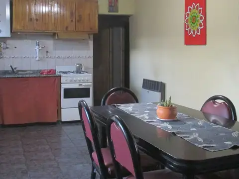 Casa 5 ambientes con 1 baño