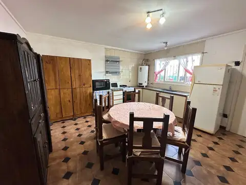 Depto Tipo Casa en Venta de 6 ambientes