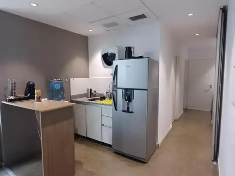 Oficina 7 ambientes con 3 baños