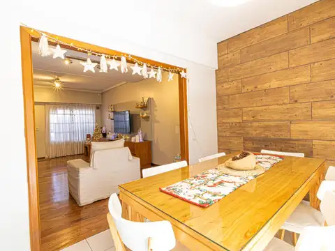 Depto Tipo Casa 5 ambientes con 2 baños