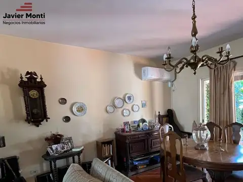 CASA EN VENTA - Calle Larroque