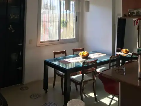Depto Tipo Casa en Venta con 1 cocheras