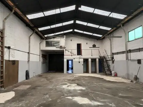 Galpon en Alquiler 30  mts Fondo