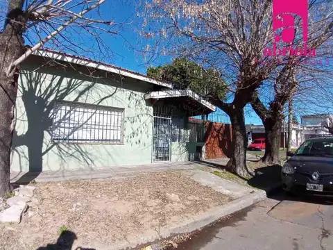 Casa  en Venta en Ezpeleta Este, Quilmes, G.B.A. Zona Sur