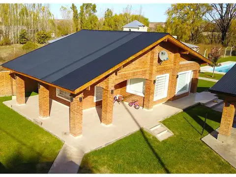 Casa 10 ambientes con 3 baños