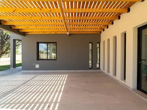 Casa en Venta con 1 cochera