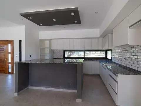 Casa de 4 ambientes en venta en Mirabosques, Los Cardales.