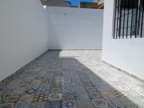 Depto Tipo Casa en Venta en Ramos Mejia, USD 132.000