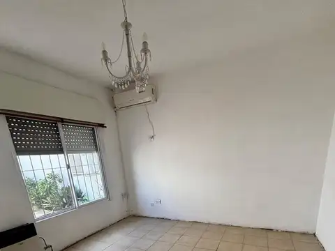 Carlos Pellegrini 200