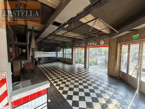 Edificio Comercial - 570 m² Edif. Local y 2 Salones - Ascensor - Peatonal Arieta - S.Justo (Ctro)