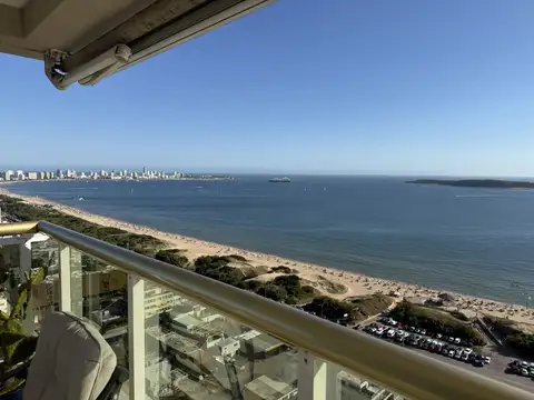 Espectacular planta de 3 suites más dependencia en Le Jardin