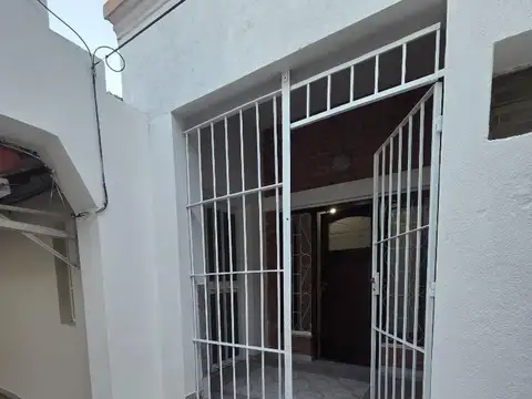 Depto Tipo Casa en Alquiler de 4 ambientes