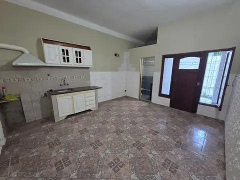 Depto Tipo Casa en Alquiler en Temperley, $ 700.000
